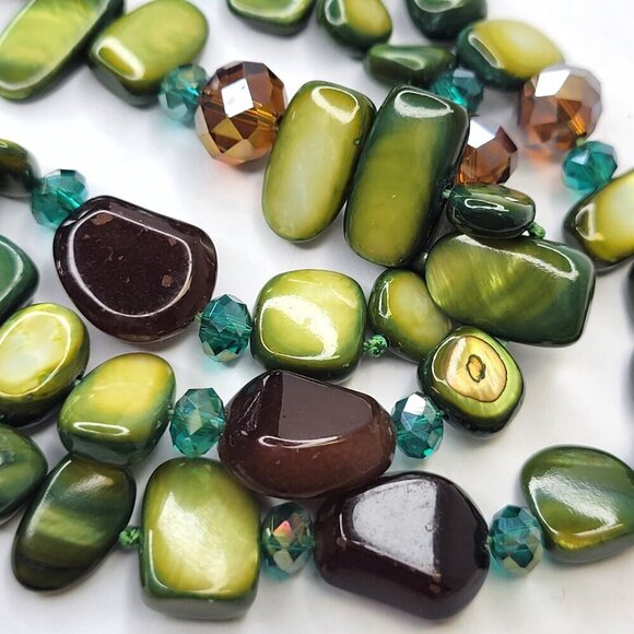 Green Shell Necklace, Green Bib Style Necklace in Three Strands - Picture 10 of 12